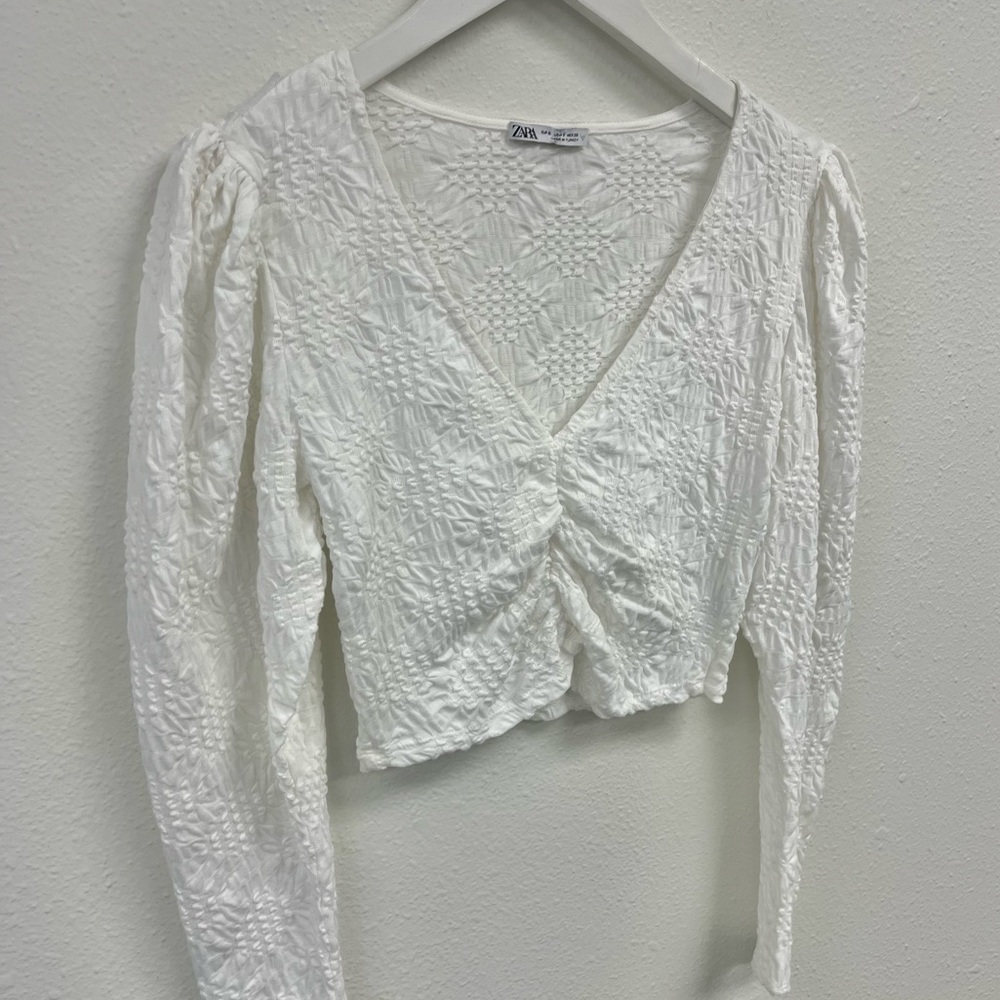 NEVER WORN Zara Kids Top - Cute and Timeless Design White Textured Blouse